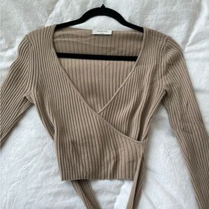 Aritzia - Babaton: Cropped “ballerina” sweater